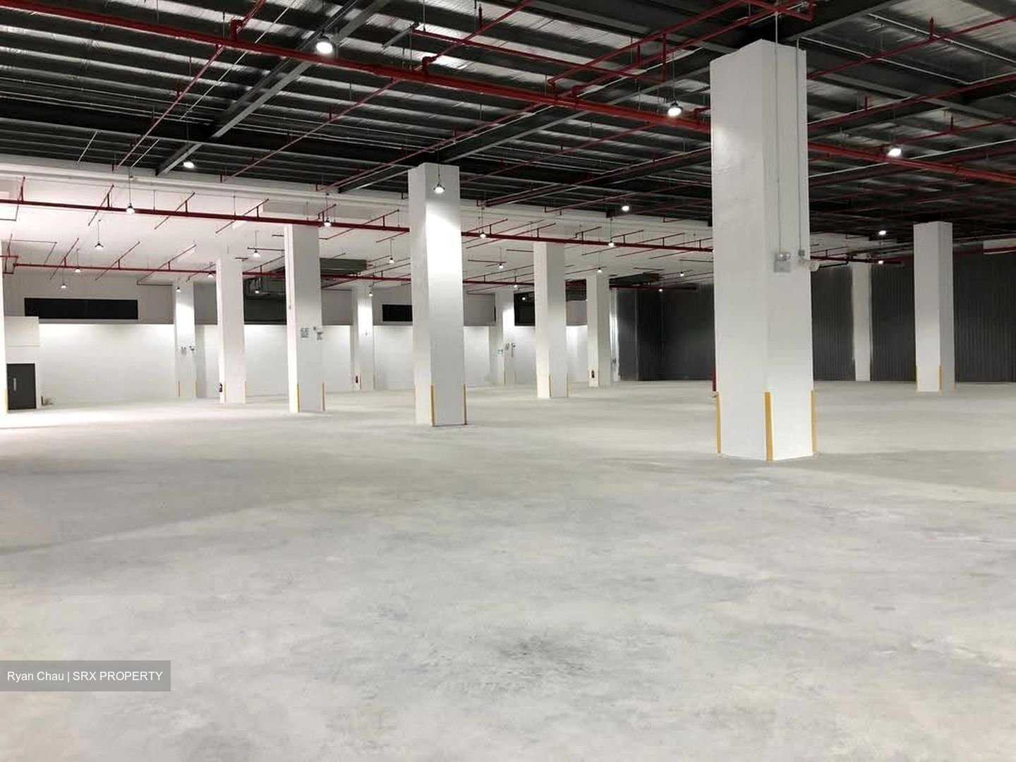 Yas Logistics Centre (D16), Warehouse #622684041